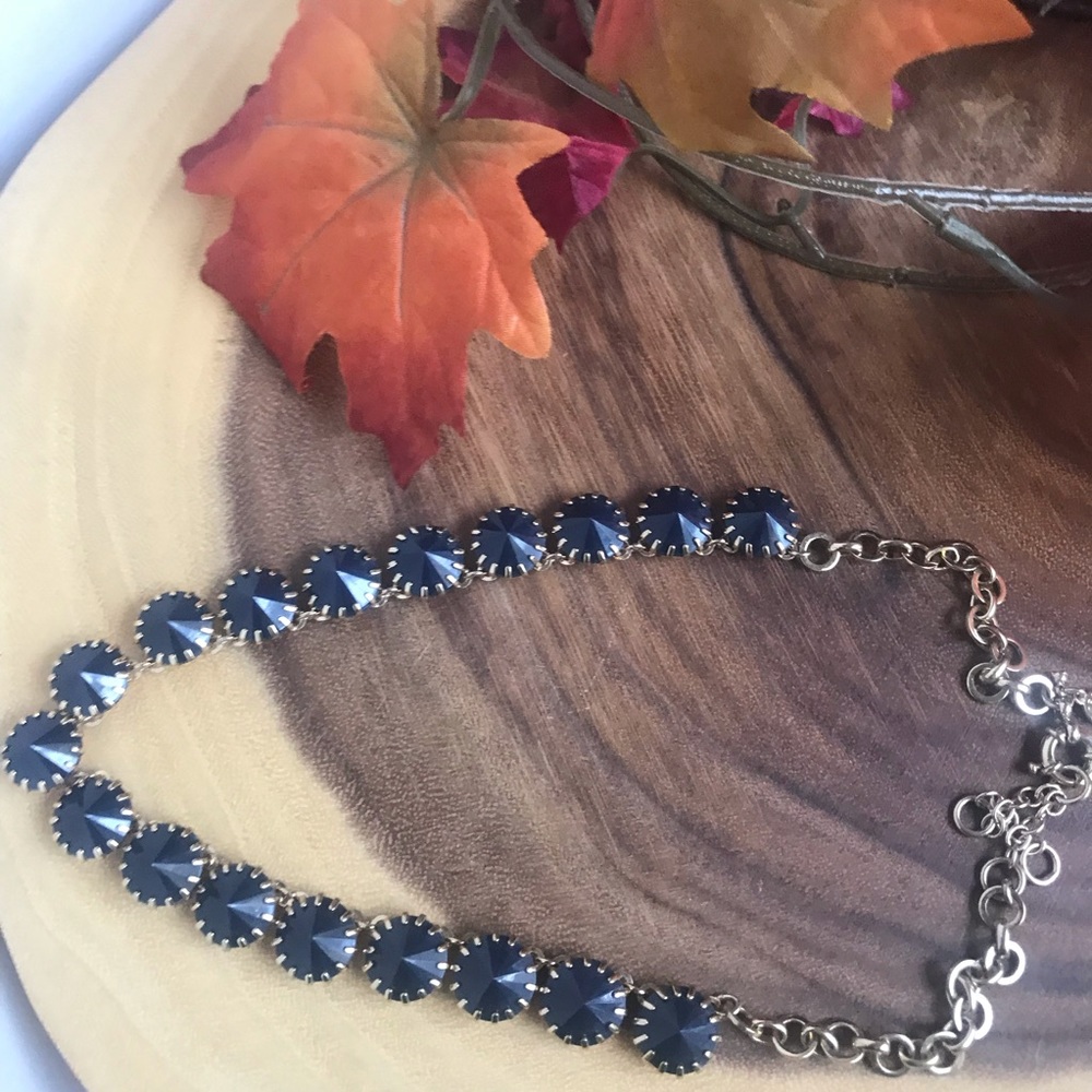 J Crew Plastic Pendant Necklace - Picture 3 of 5